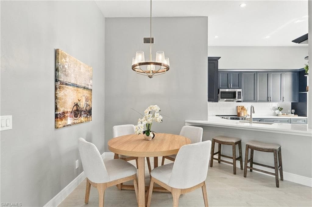 637 Beachwalk CIR E202-8