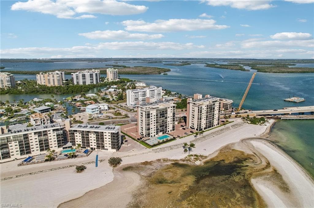 8400 Estero BLVD 604-26