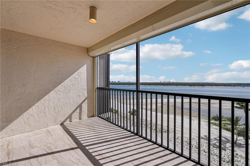 8400 Estero BLVD 604-22