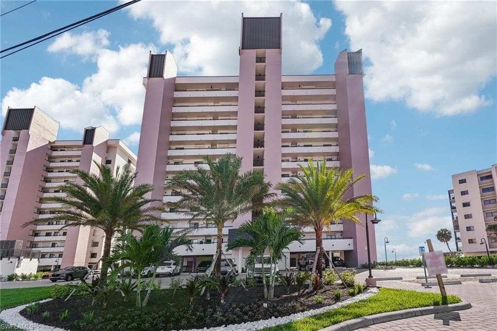 8400 Estero BLVD 604-1