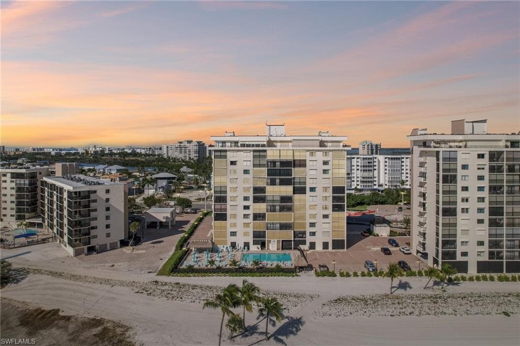8400 Estero BLVD 604-33