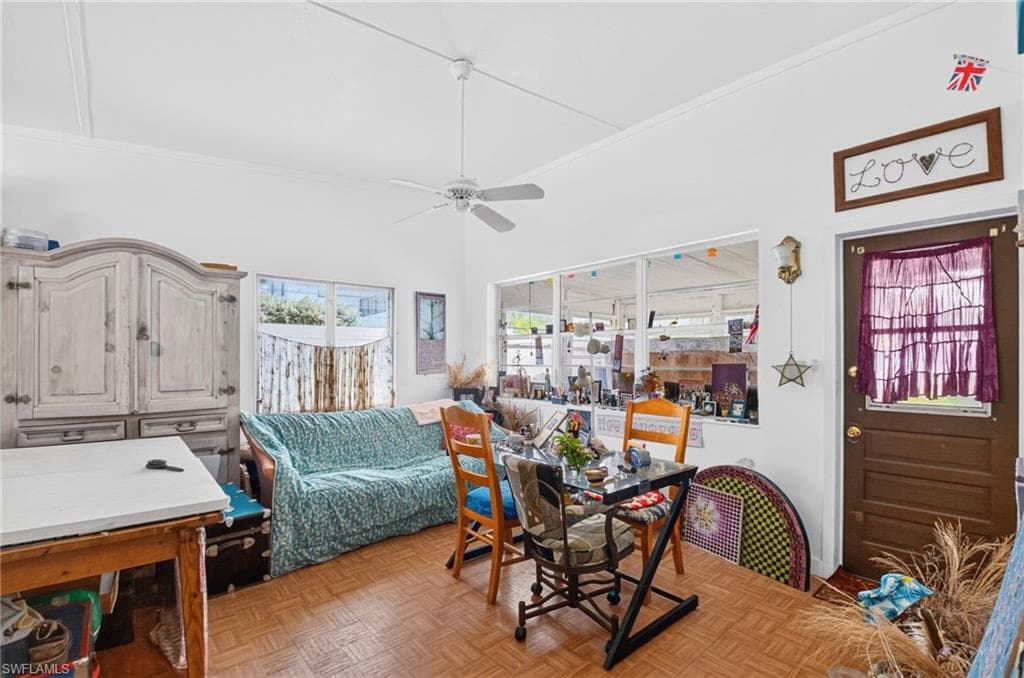 713 S Lake AVE-27