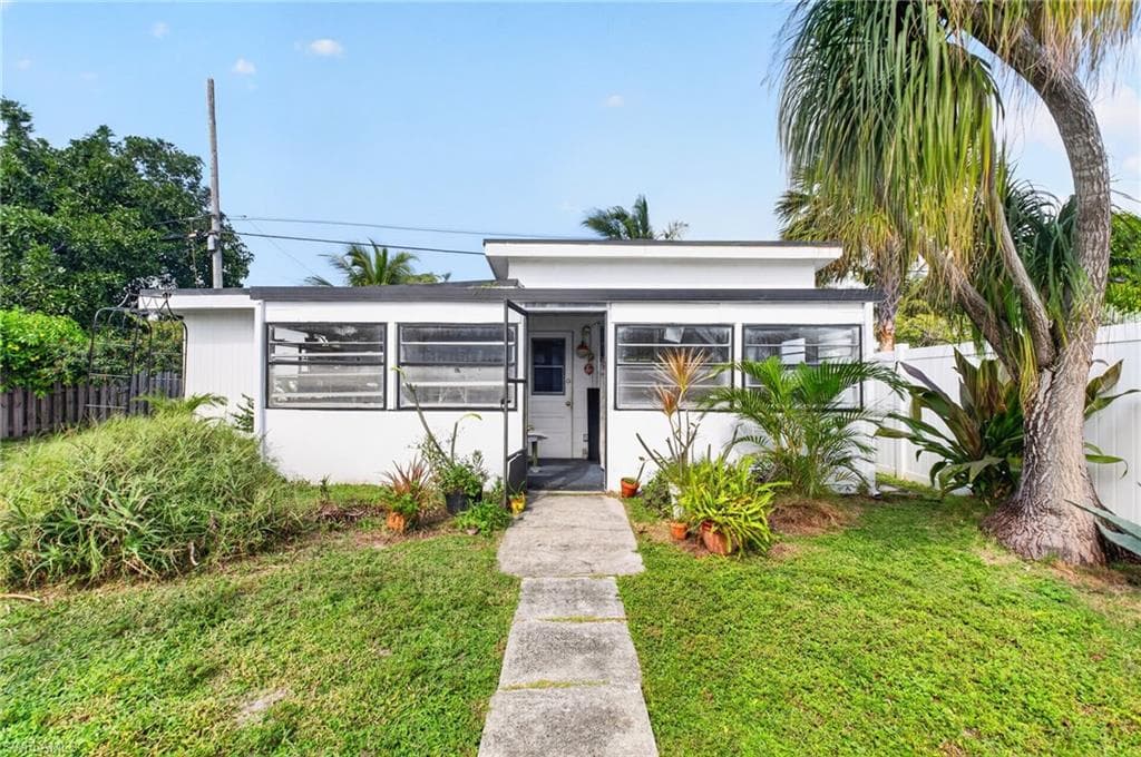 713 S Lake AVE-2