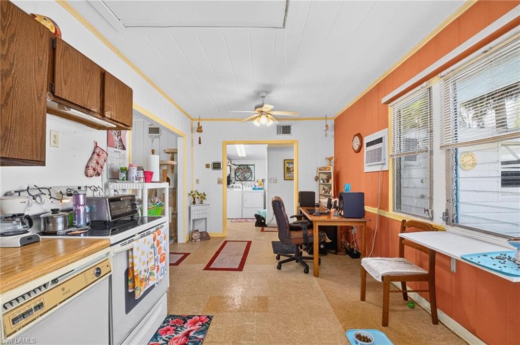 713 S Lake AVE-16
