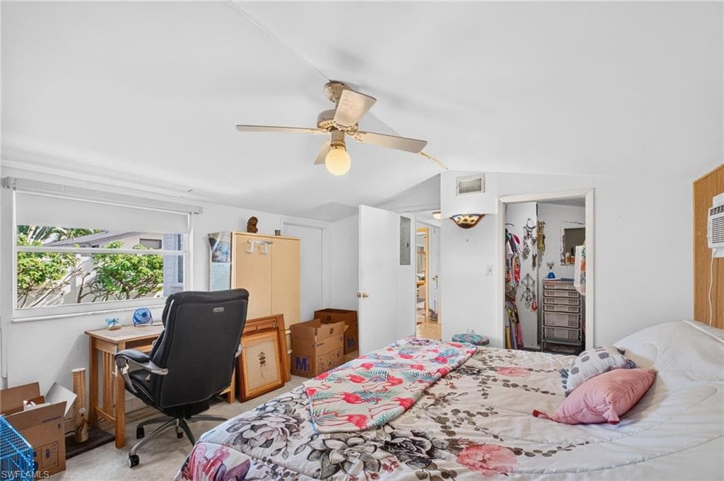 713 S Lake AVE-22