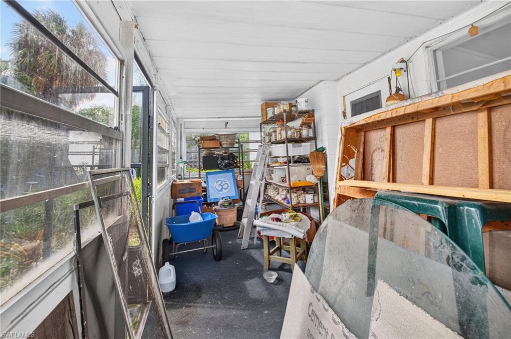 713 S Lake AVE-36