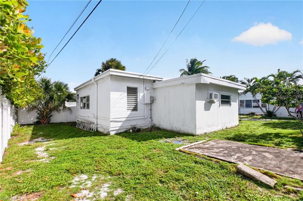 713 S Lake AVE-38