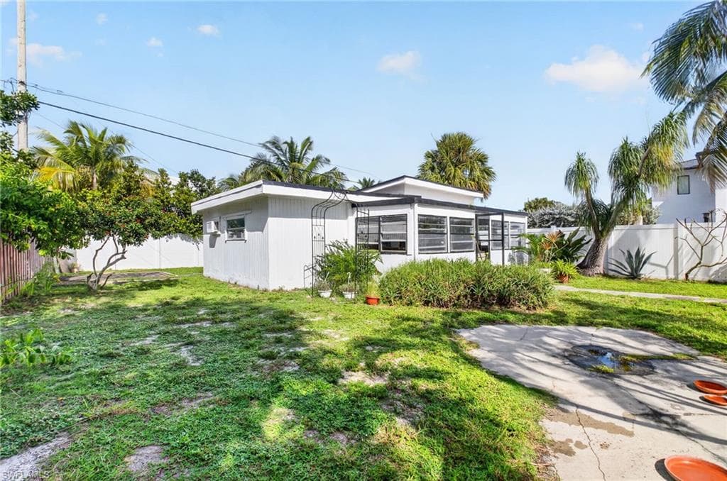 713 S Lake AVE-37