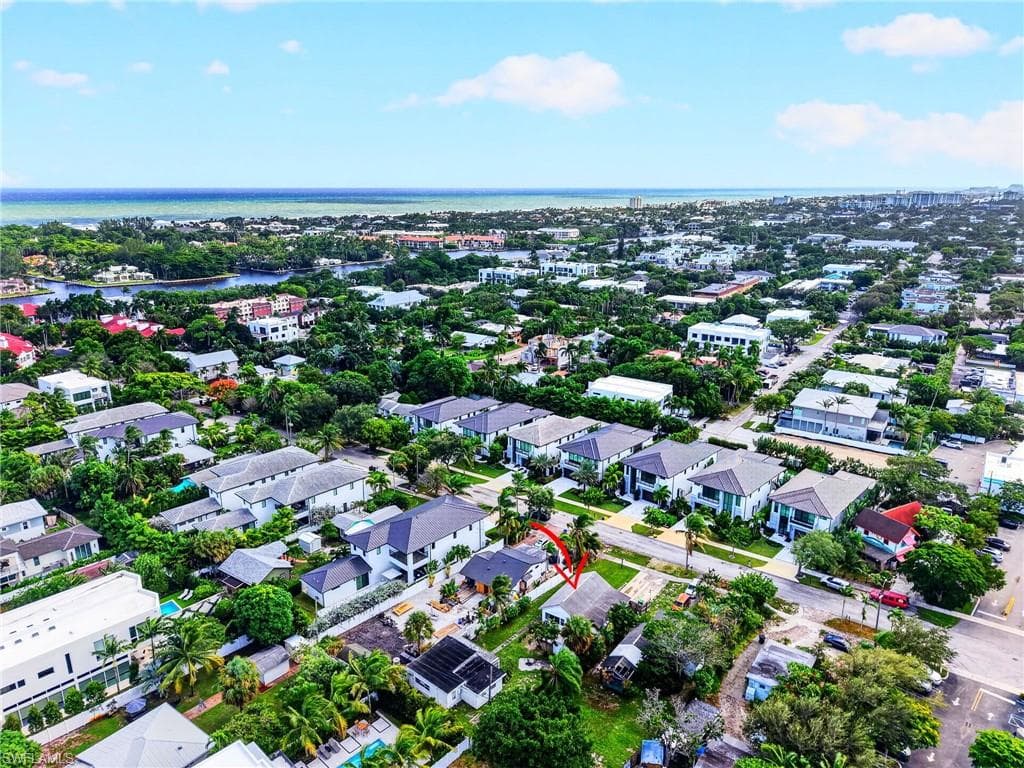 713 S Lake AVE-44
