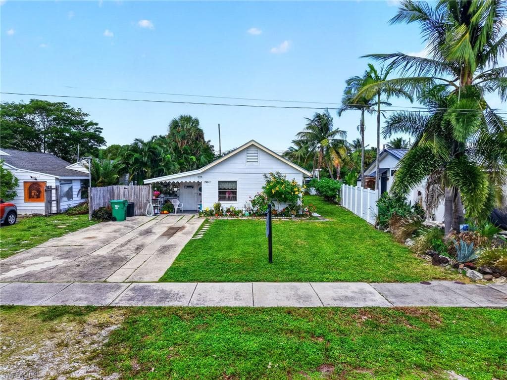 713 S Lake AVE-35
