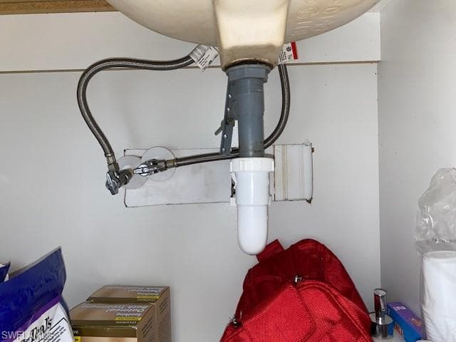 2727 Indianwood Dr, North Fort Myers, FL 33917-21