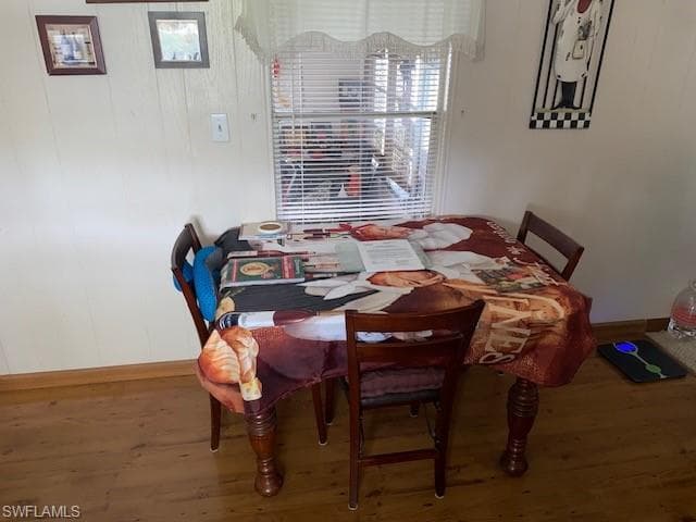 2727 Indianwood Dr, North Fort Myers, FL 33917-26