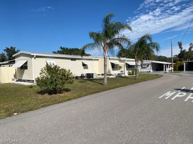 2727 Indianwood Dr, North Fort Myers, FL 33917-2